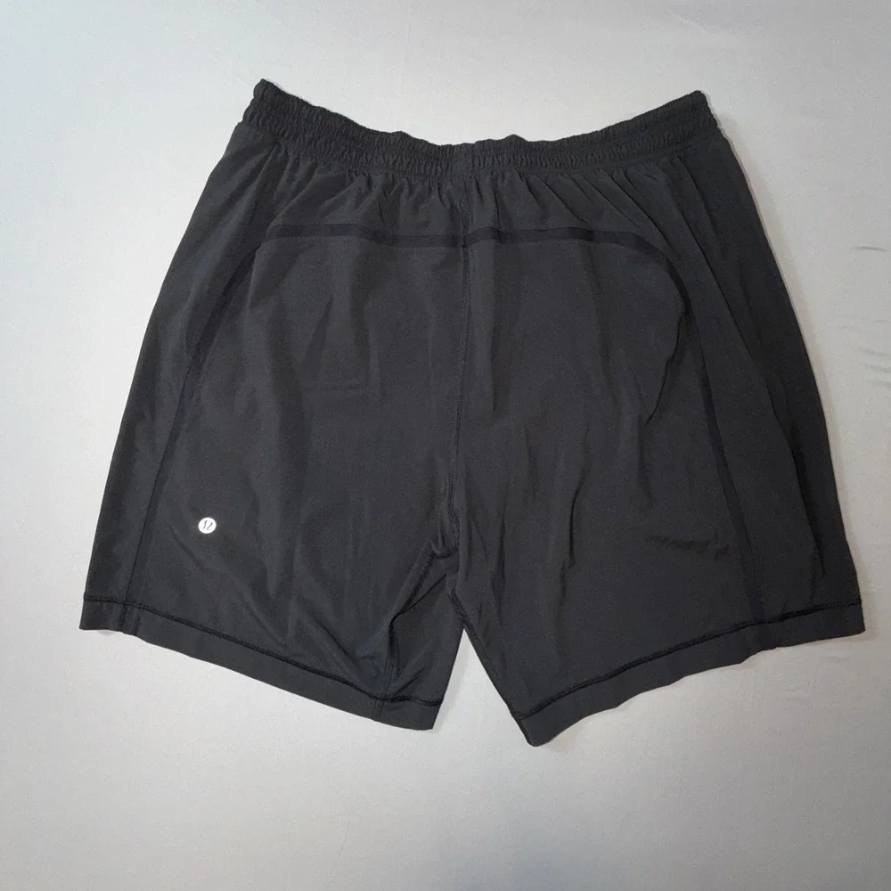 Lululemon Men's XL Pace Breaker Lined 9